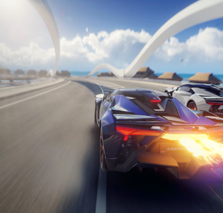 Vaizdo žaidimo kadras, kuriame rodomas vingiuotu keliu greitai važiuojantis automobilis.